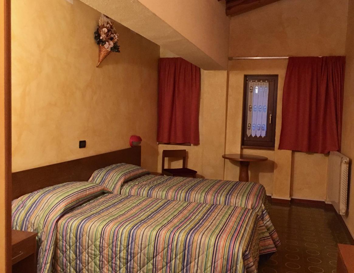 Hotel Sarre Kültér fotó